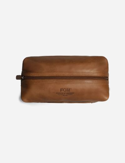 Frankie Toiletry Pecan