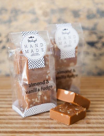 Almond and Vanilla Fudge 130g