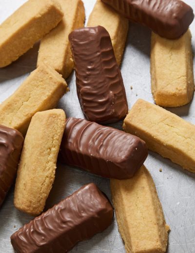 Traditional Shortbread Fingers in Belgian Milk Chocolate 12 Display Box
