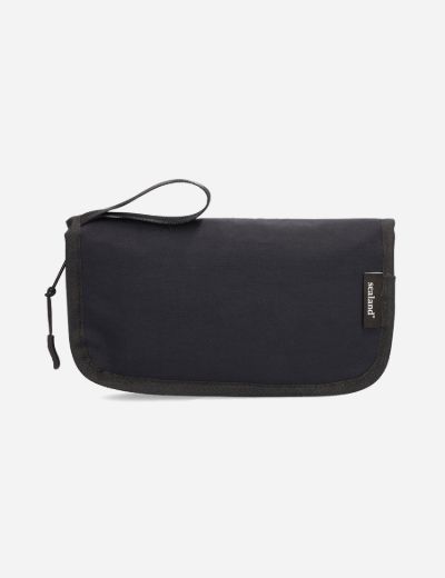 Recycled Voyager Travel Wallet – Onyx