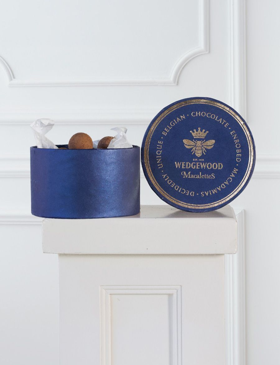Picture of Milk Belgian Chocolate & Sea Salt Wedgewood Macalettes Hat Box