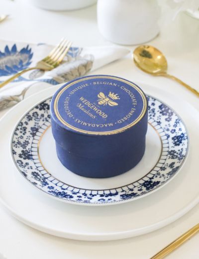 Picture of Milk Belgian Chocolate & Sea Salt Wedgewood Macalettes Hat Box