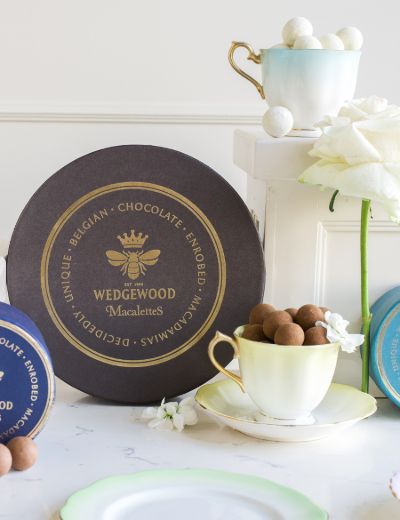 Picture of Milk & White Belgian Chocolate Mochaccino Macalettes Hat Box
